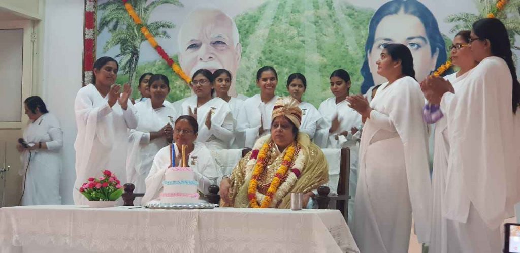 Ballabgarh, Raghuvir Colony : 8th Annual Day Celebration, Facilitation of Bk Sudesh Didi for completing 45 years of Godly Service, along with Dussehra Celebration, 19/oct/2018.